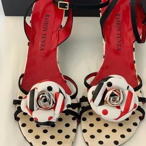 Ramon Tenza, Seashells sandals, black, red and white.